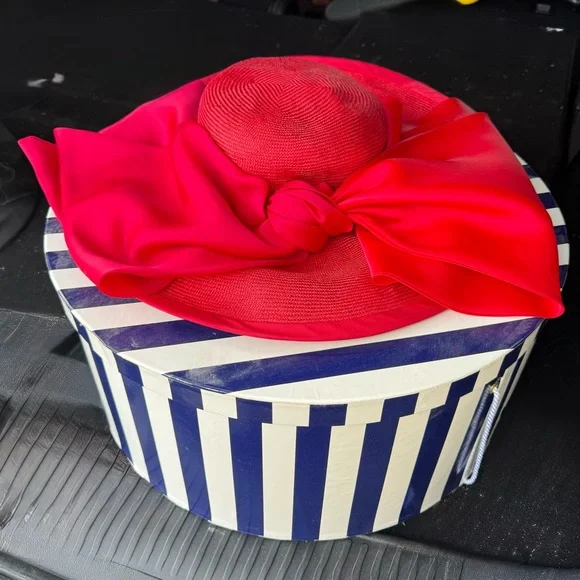 Chic Scarlet Wide-Brim Hat - Picture 2 of 5